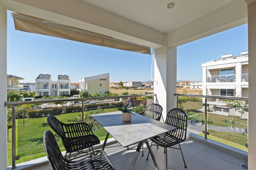 Deluxe suite balcony1
