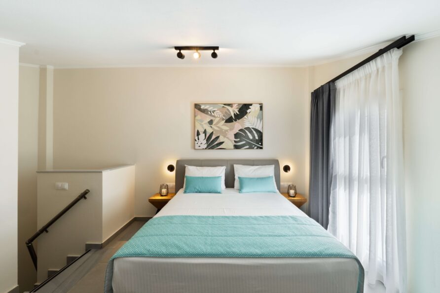 Deluxe suite bedroom2